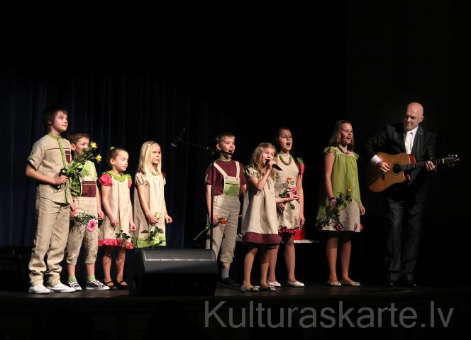 popstudija "Jūras akmentiņi"